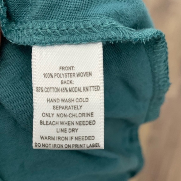 Loft tank top, size XXS, emerald green, with ruffles. - Picture 4 of 4